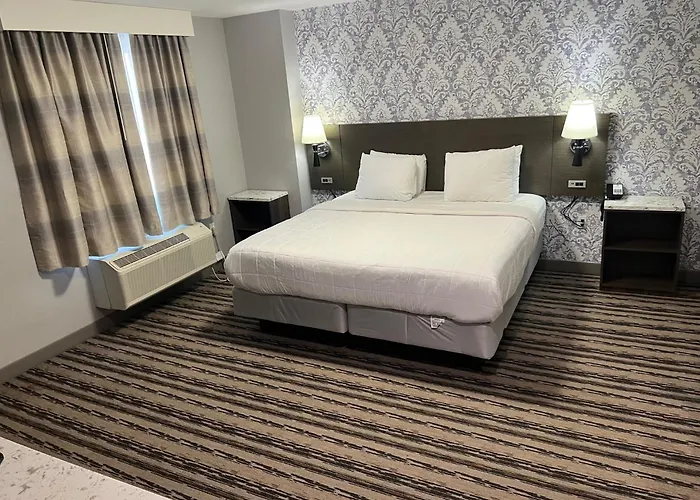 The Essence Hotel At Jfk